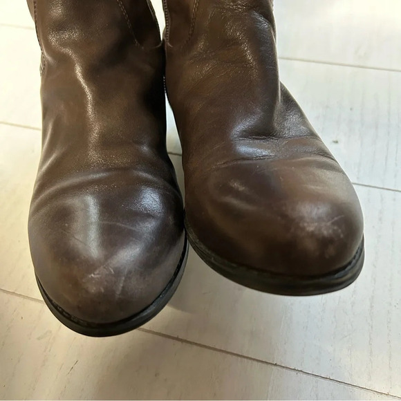 Isaac Mizrahi Tally Quilted Boot Dark Brown Leather Upper Riding Boot Womens 6.5 - Picture 9 of 11